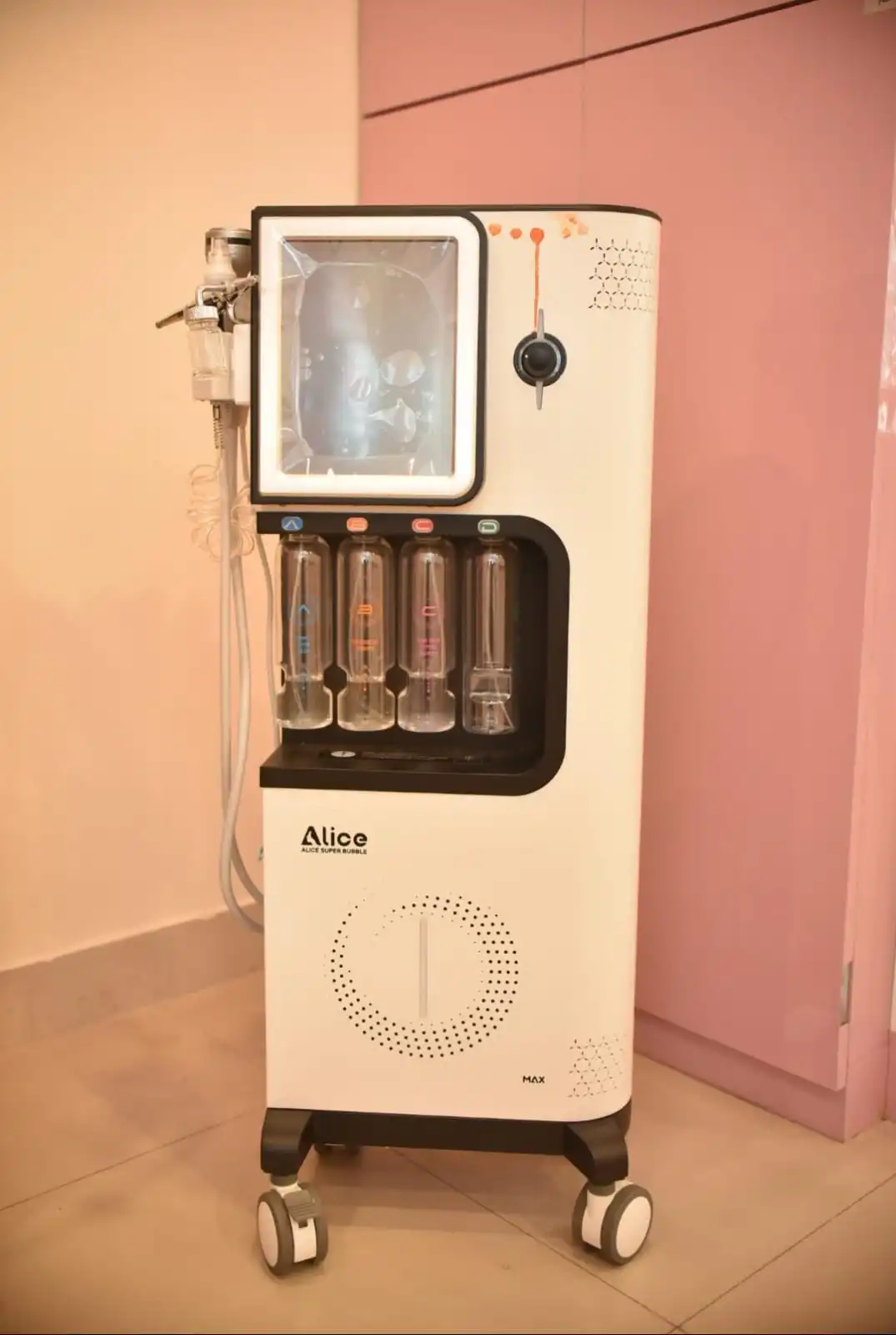 Hydra Facial Machine